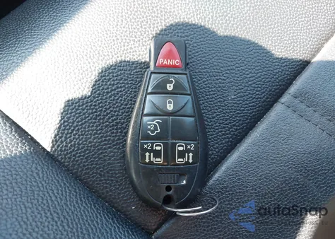 2013 Chrysler Town & Country Touring из США, поврежденный, VIN 2C4RC1BG6DR721160